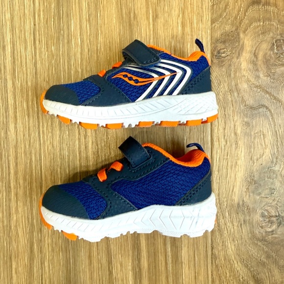 Saucony Unisex-Baby Wind FST Jr Sneaker Navy Orange Size 4.5 NWOT - Picture 6 of 8